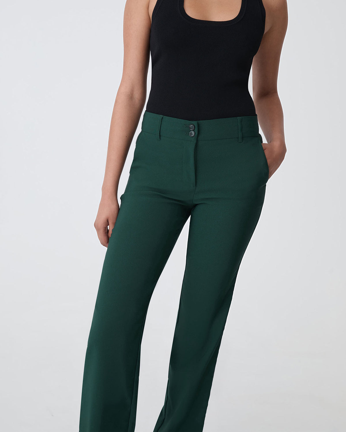 Annalee Classic Pants in green — view 2