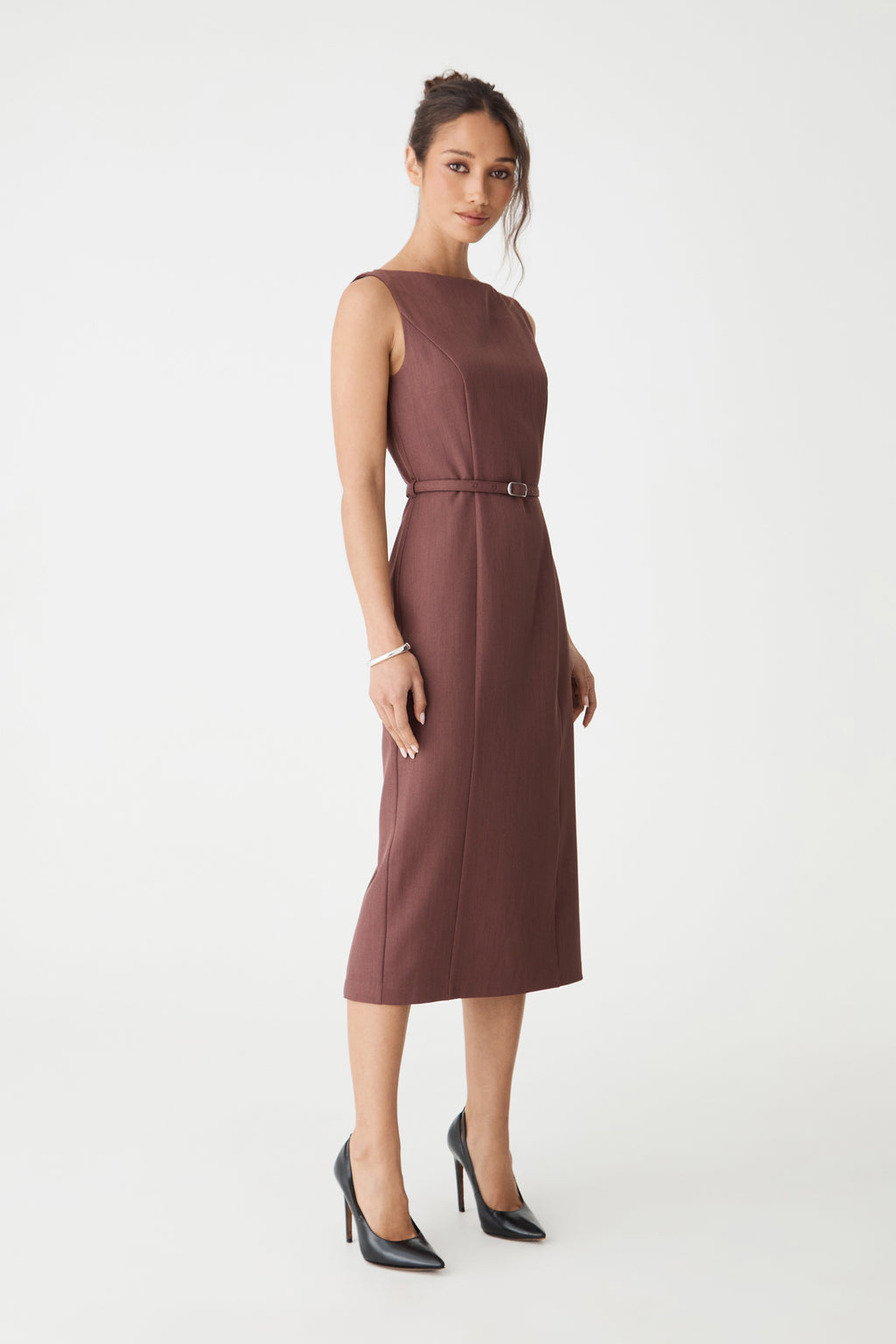 Side view of the cinnamon pencil midi dress with panel detailing