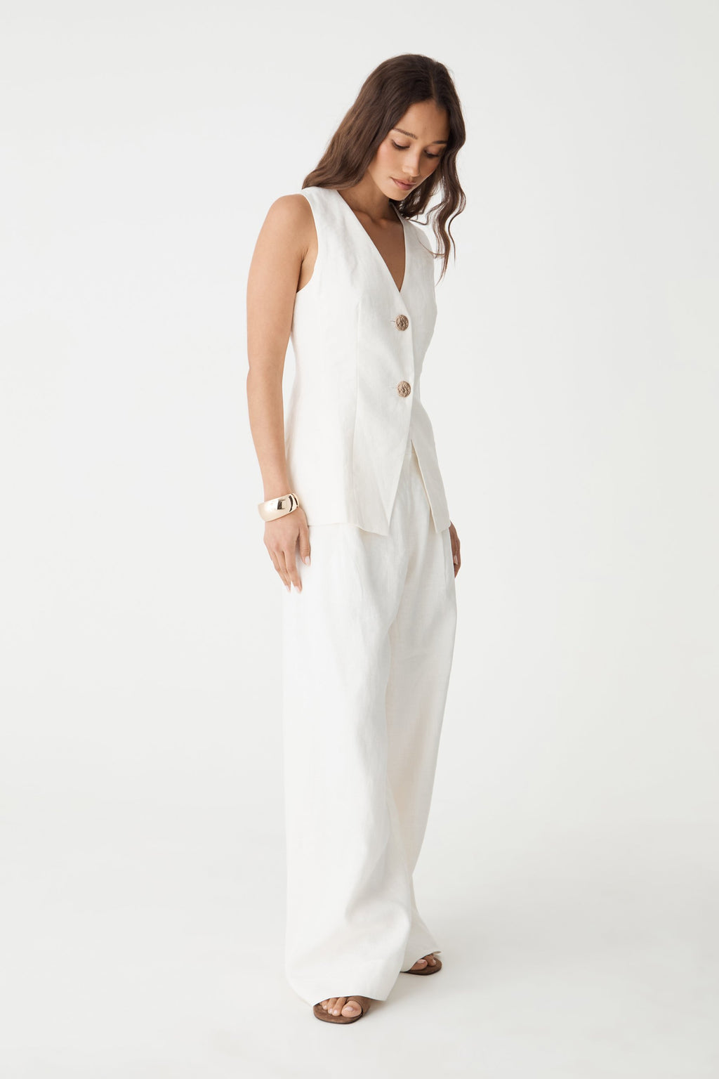 Ami V-Neck Linen Vest