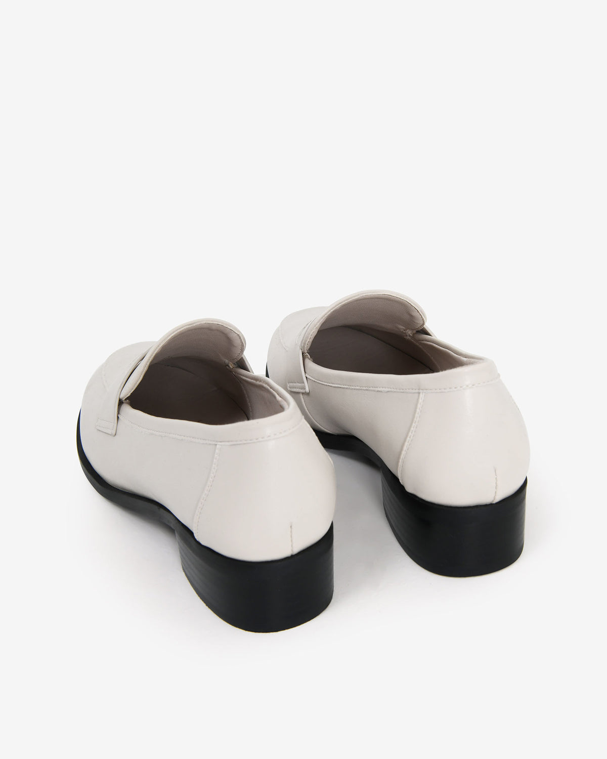 Sienna Classic Loafer in beige — view 2